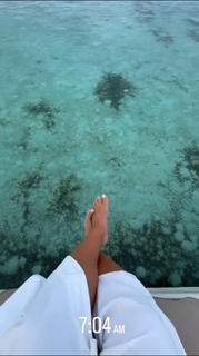 Amanda Saccomanno feet photo thumbnail