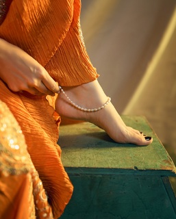 Hansika Motwani feet photo thumbnail