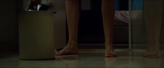 Olga Kurylenko feet photo thumbnail