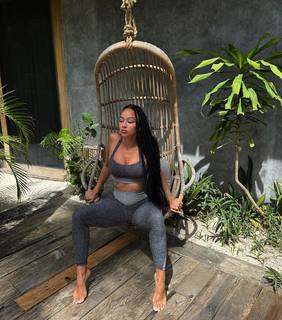 Draya Michele feet photo thumbnail