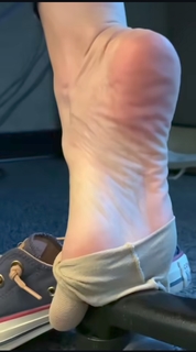 Kyle Unfug feet photo thumbnail
