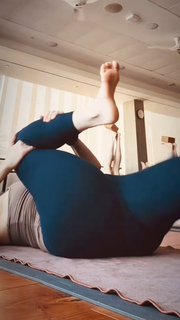 Dina Meyer feet photo 2