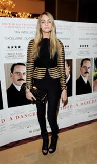 Cara Delevingne feet photo thumbnail