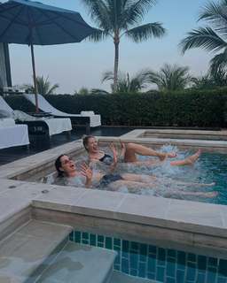 Michelle Monaghan feet photo thumbnail