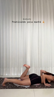 Larissa Manoela feet photo thumbnail