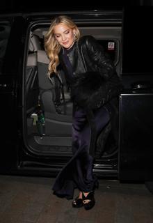 Kate Hudson feet photo thumbnail