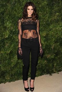 Ashley Greene feet photo thumbnail