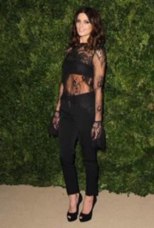 Ashley Greene feet photo thumbnail