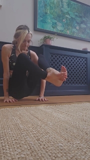 Fearne Cotton feet photo thumbnail