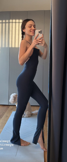 Duygu Özaslan feet photo thumbnail