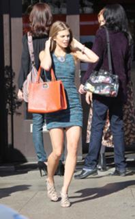AnnaLynne McCord feet photo thumbnail