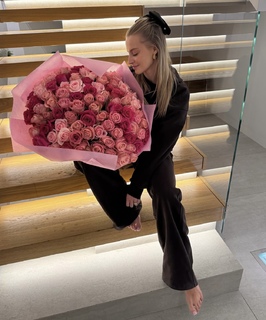Karolina Pisarek feet photo thumbnail