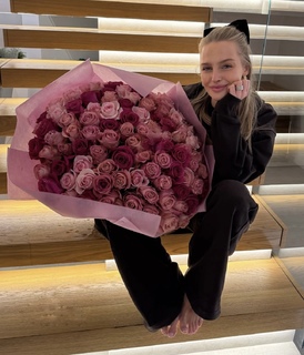 Karolina Pisarek feet photo thumbnail