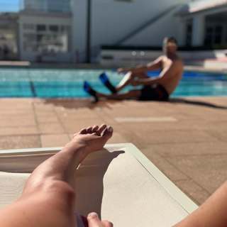 Jordana Brewster feet photo thumbnail