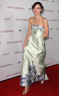 Keira Knightley feet photo thumbnail