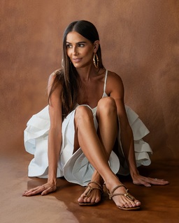 Deborah Secco feet photo thumbnail