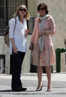 Mariska Hargitay feet photo thumbnail