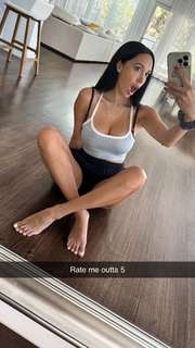 Scarlet Vas feet photo thumbnail