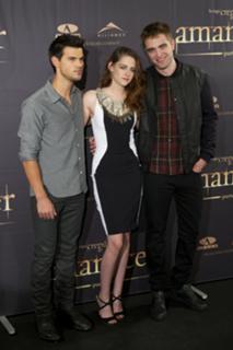 Kristen Stewart feet photo thumbnail