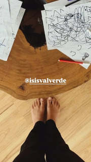 Isis Valverde feet photo thumbnail