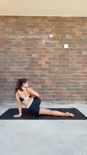 Larissa Manoela feet photo thumbnail