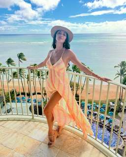 Nicole Scherzinger feet photo thumbnail