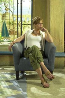 Giovanna Antonelli feet photo thumbnail
