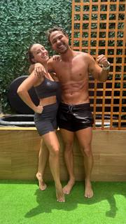 Larissa Manoela feet photo thumbnail