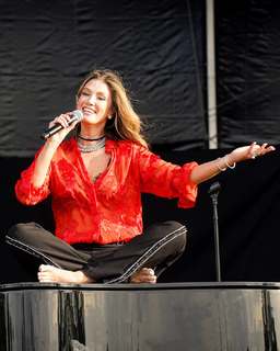Delta Goodrem feet photo 4
