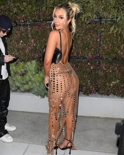 Tana Mongeau feet photo thumbnail