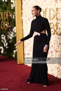 Gal Gadot feet photo thumbnail