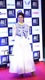 Hina Khan feet photo thumbnail