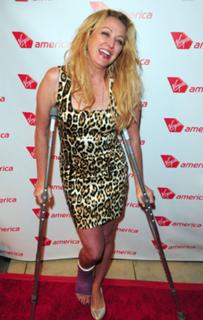 Virginia Madsen feet photo thumbnail