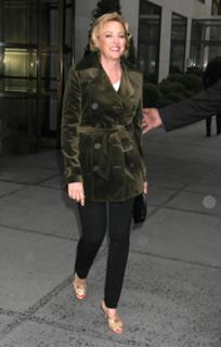 Virginia Madsen feet photo thumbnail