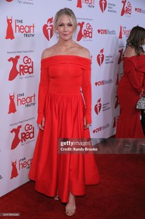 Jennie Garth feet photo thumbnail