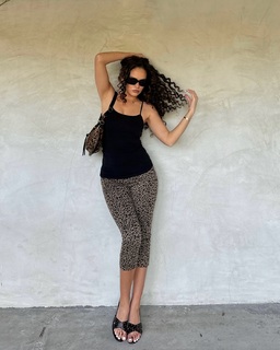 Madison Pettis feet photo 2