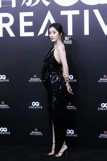 Mi Yang feet photo thumbnail