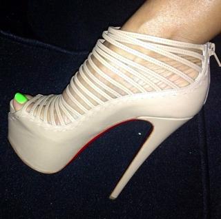 Evelyn Lozada feet photo thumbnail