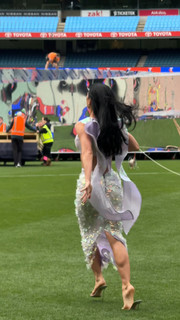 Katy Perry feet photo thumbnail