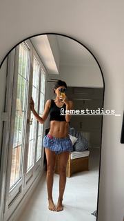 Zaira Nara feet photo thumbnail