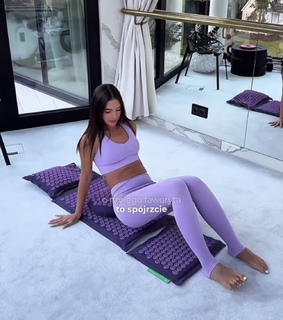 Klaudia Halejcio feet photo thumbnail