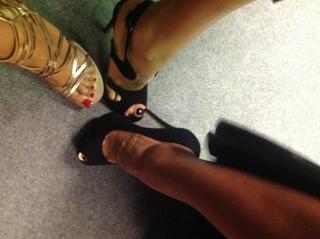 Caterina Balivo feet photo thumbnail