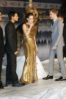 Kristen Stewart feet photo thumbnail