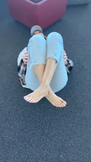 Kyle Unfug feet photo thumbnail
