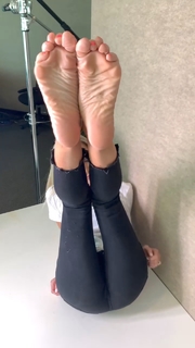Kyle Unfug feet photo thumbnail