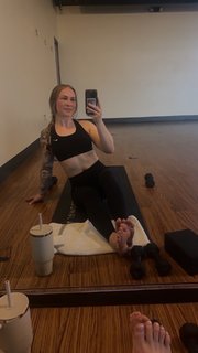 Kay Hansen feet photo thumbnail