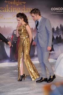 Kristen Stewart feet photo thumbnail