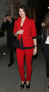 Gemma Arterton feet photo thumbnail