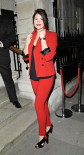 Gemma Arterton feet photo thumbnail