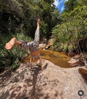 Carolina Dieckmann feet photo thumbnail